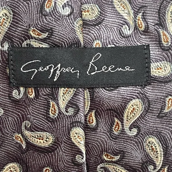 Geoffrey Beene Black Tie with Beige and Brown Paisley - Picture 2 of 4